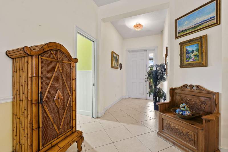 3 bedroom Single Family Residence at 512 NE Canoe Park Circle, River Place On The St Lucie No 6, Port St. Lucie — photo 4