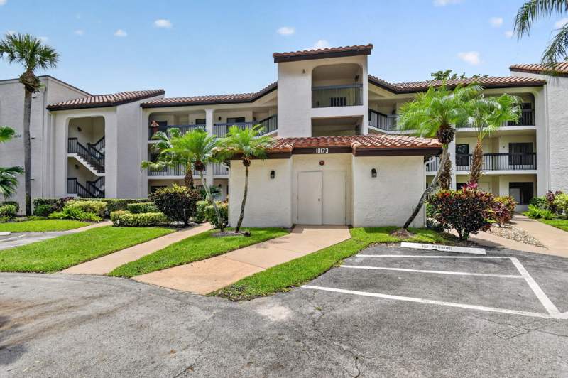 2 bedroom Condominium at 10173 Mangrove Drive #204, Lakeside Condo 3 Of Banyan Springs, Boynton Beach — photo 3
