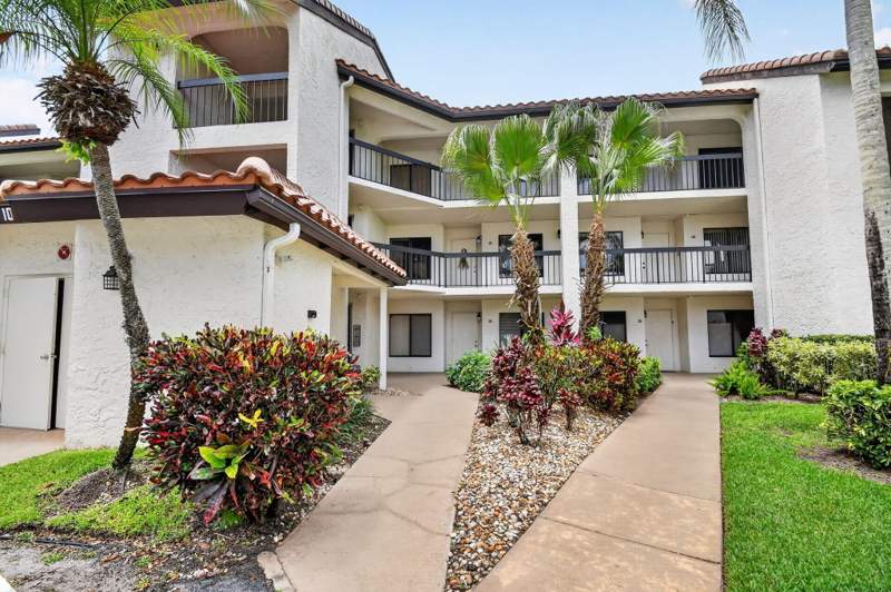 2 bedroom Condominium at 10173 Mangrove Drive #204, Lakeside Condo 3 Of Banyan Springs, Boynton Beach — photo 4