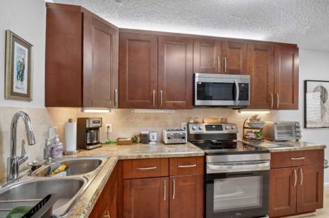 10173 Mangrove Drive #204, Boynton Beach FL - photo 15 of 68