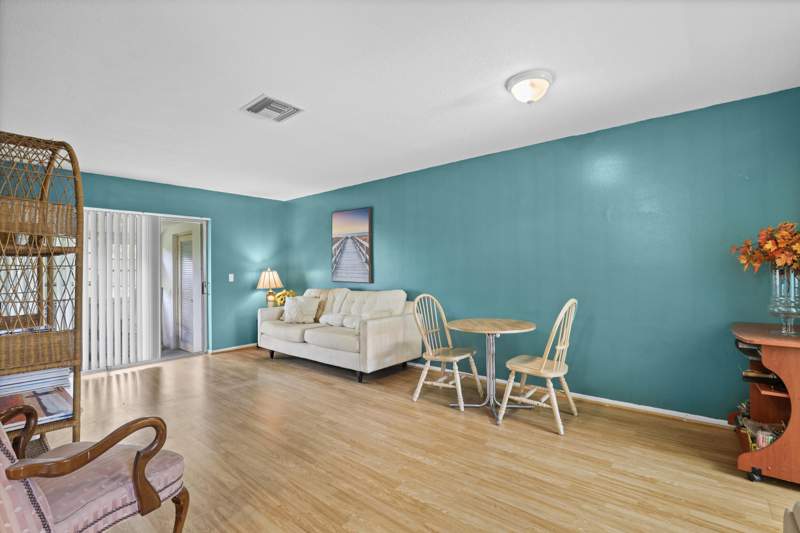 1 bedroom Condominium at 2885 W Ashley Dr Drive #B, Cresthaven Villas 7 Condo, West Palm Beach — photo 2