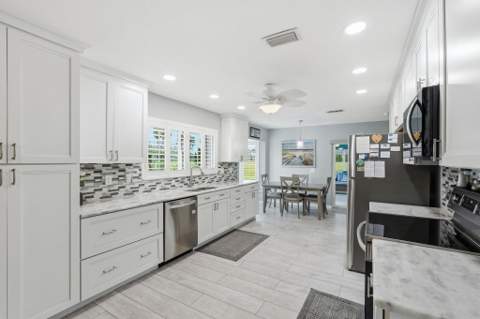 2773 SE Pine Valley Street, Port St. Lucie FL - photo 13 of 43