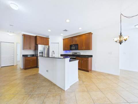 157 Blue Grotto Drive, Fort Pierce FL - photo 8 of 30