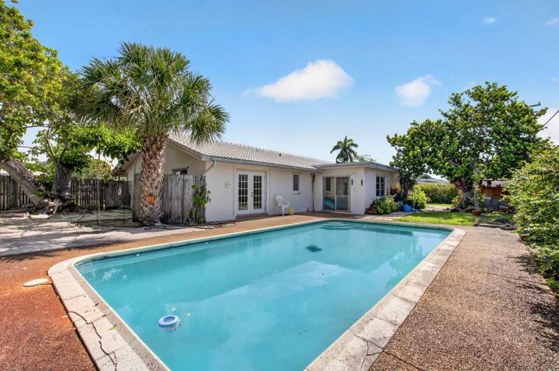 3 bedroom Single Family Residence at 1370 SW 27th Place, Golfview Harbour 2nd Sec, Boynton Beach — photo 3