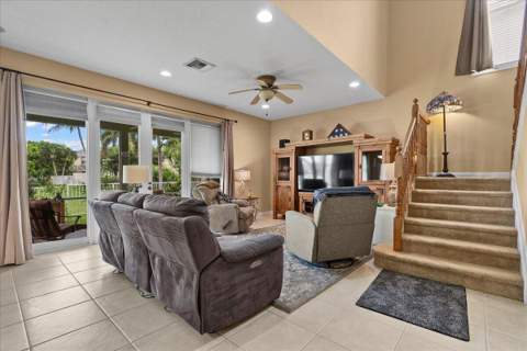 135 Hamilton Terrace, West Palm Beach FL - photo 6 of 39