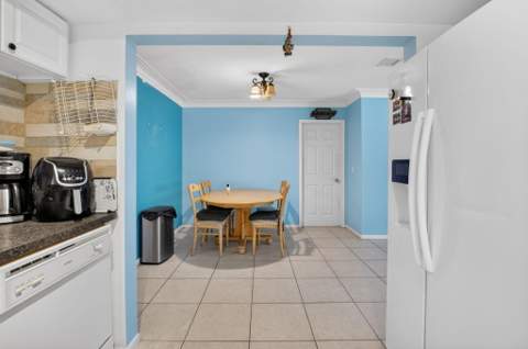 220 SW 10th Avenue, Boynton Beach FL - photo 8 of 56