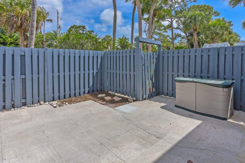 2 bedroom Townhouse at 3802 SE Jefferson Street, The Court Yards Condo, Stuart — photo 2