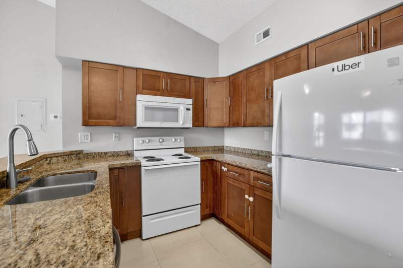2 bedroom Condominium at 2445 SW 18th Terrace #922, Marina Oaks Condo, Fort Lauderdale — photo 4