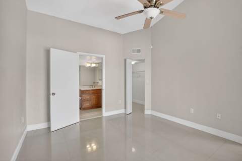 2445 SW 18th Terrace #922, Fort Lauderdale FL - photo 13 of 46