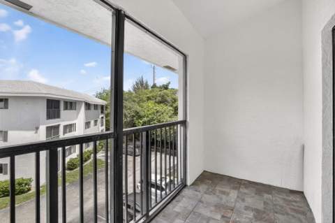 2445 SW 18th Terrace #922, Fort Lauderdale FL - photo 20 of 46
