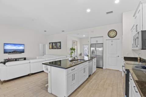 1049 SW Paar Drive, Port St. Lucie FL - photo 14 of 46
