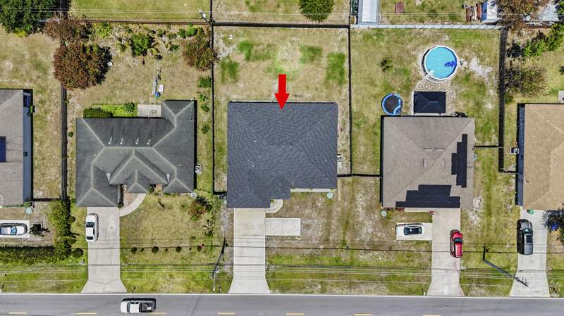 4 bedroom Single Family Residence at 1049 SW Paar Drive, Port St Lucie Section 19, Port St. Lucie — photo 4