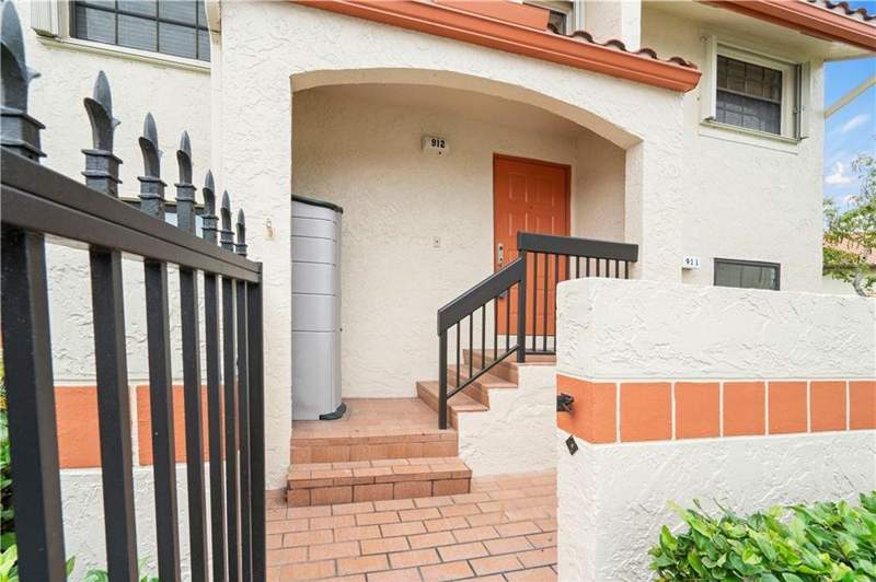 2 bedroom Condominium at 912 Congressional Way, Ambassador Square Condo, Deerfield Beach — photo 2