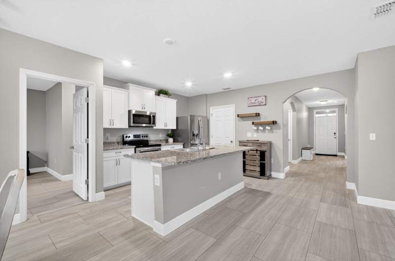 3 bedroom Single Family Residence at 6109 NW Regent Street, THE PRESERVE AT ST. ANDREWS, Port St. Lucie — photo 1