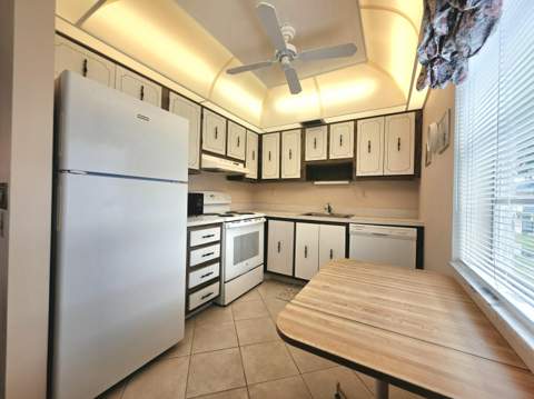 719 Flanders Drive #O, Delray Beach FL - photo 6 of 37