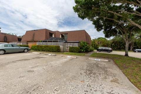 1916 19th Lane, Palm Beach Gardens FL - photo 6 of 59