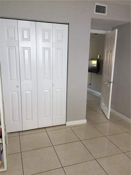 2741 NE 8th Avenue #14, Wilton Manors FL - photo 13 of 24