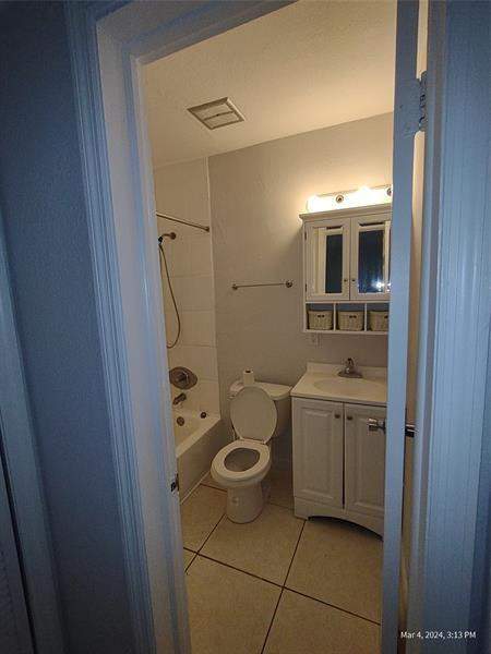 2741 NE 8th Avenue #14, Wilton Manors FL - photo 15 of 24