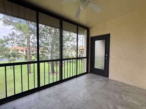 318 Knotty Pine Circle #D-2, Greenacres FL - photo 15 of 22