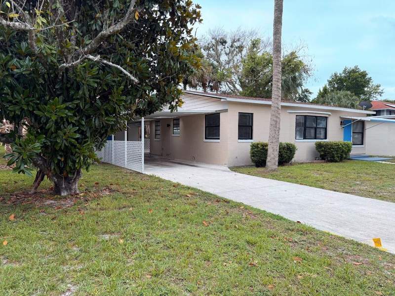 2 bedroom Single Family Residence at 1010 Mayflower Road, Pinewood Subdivision, Fort Pierce — photo 2