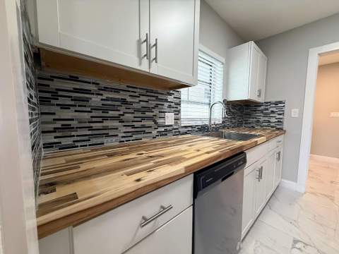 1010 Mayflower Road, Fort Pierce FL - photo 6 of 63
