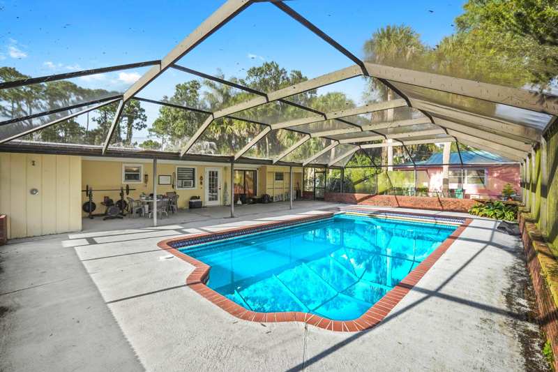 3 bedroom Single Family Residence at 203 E Easy Street, Indian River Estates, Fort Pierce — photo 1