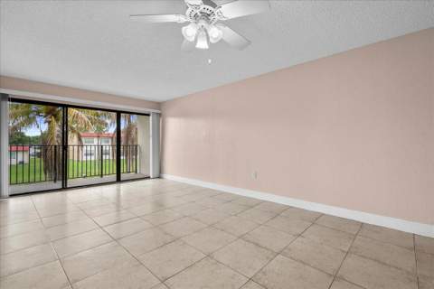 1524 Lake Crystal Drive #F, West Palm Beach FL - photo 6 of 20