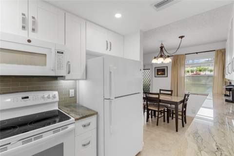 210 Oakridge #210, Deerfield Beach FL - photo 8 of 60