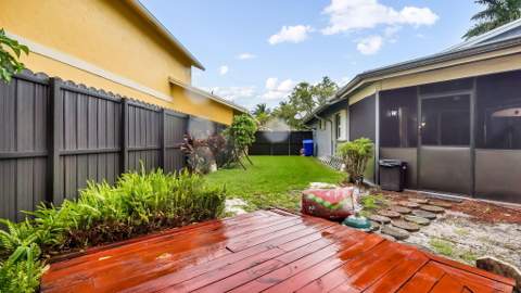 9720 SW 12th Street, Pembroke Pines FL - photo 20 of 21