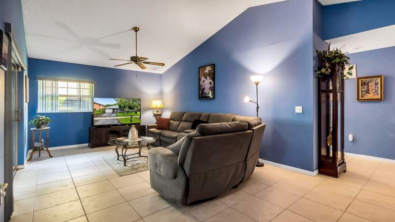 3 bedroom Single Family Residence at 9720 SW 12th Street, Lakeside South, Pembroke Pines — photo 3