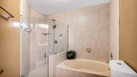 9720 SW 12th Street, Pembroke Pines FL - photo 13 of 21
