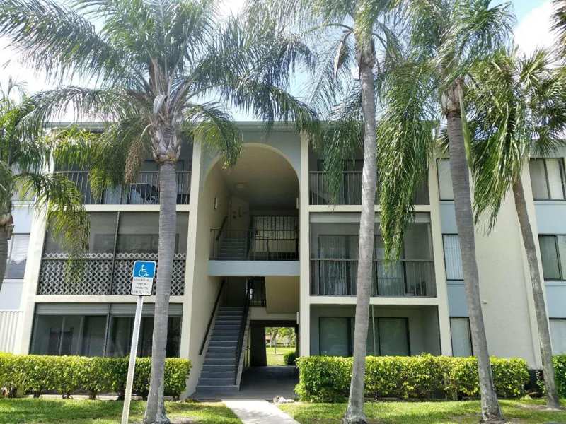 2 bedroom Condominium at 1113 Green Pine Boulevard #B3, Palm Club Village II Condo, West Palm Beach — photo 1