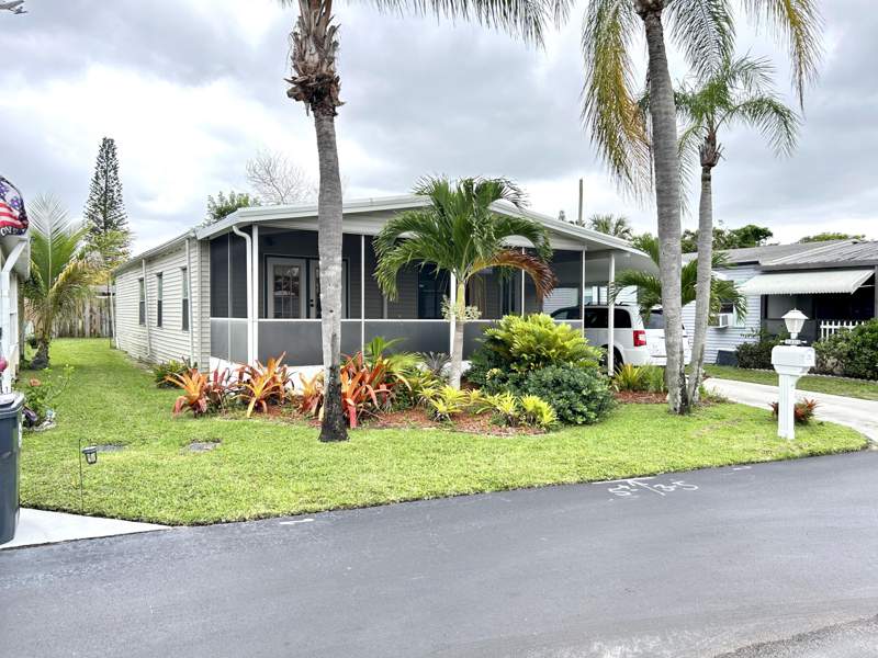 2 bedroom Mobile Home at 3409 Lake Overlook Place, Palm Breeze Club, Lake Worth — photo 2