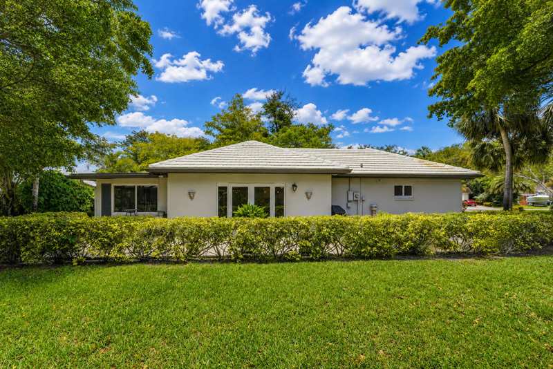 3 bedroom Villa at 1019 E Cypress Drive, No 81 Palm-Aire Country Club, Pompano Beach — photo 1
