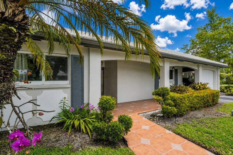 3 bedroom Villa at 1019 E Cypress Drive, No 81 Palm-Aire Country Club, Pompano Beach — photo 4