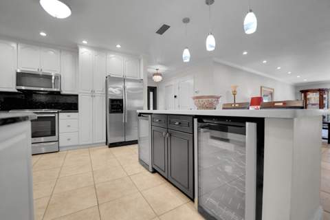 1019 E Cypress Drive, Pompano Beach FL - photo 15 of 69