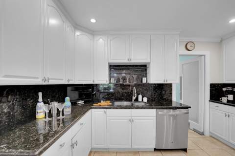 1019 E Cypress Drive, Pompano Beach FL - photo 17 of 69