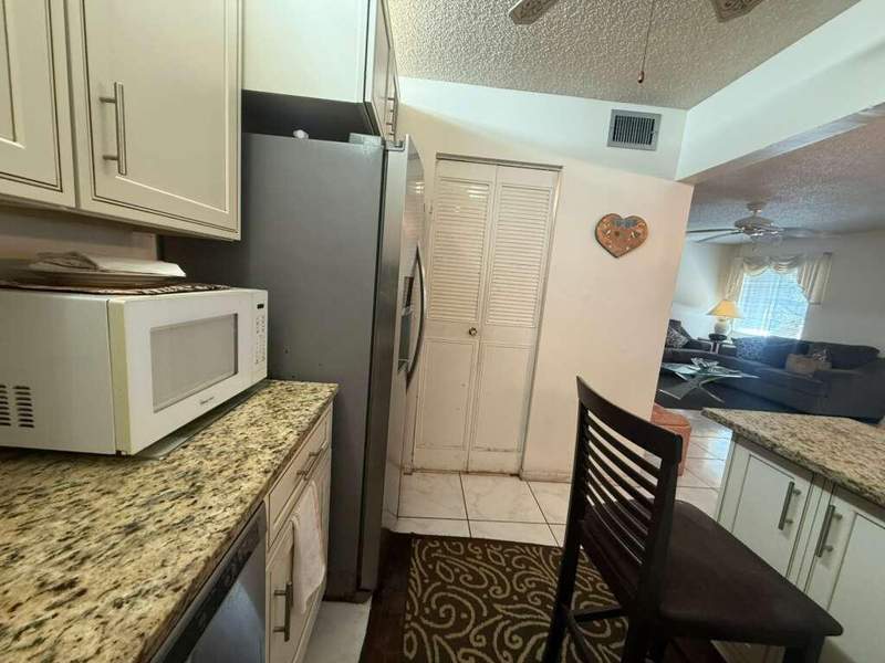 2 bedroom Condominium at 213 Pine Hov Circle #D2, Pine Ridge South II Condo, Greenacres — photo 2