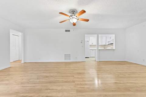 319 Knotty Pine Circle #C-1, Greenacres FL - photo 6 of 23