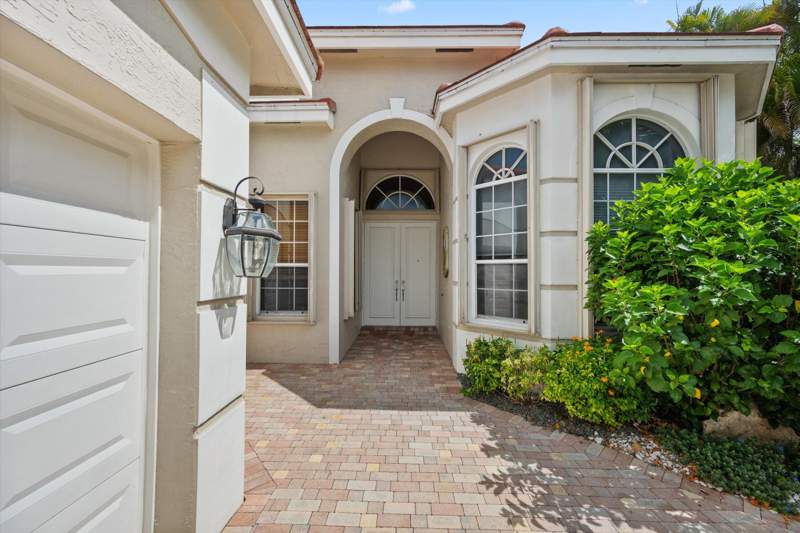 2 bedroom Single Family Residence at 10911 Royal Devon Way, Wycliffe Tr I, Lake Worth — photo 4