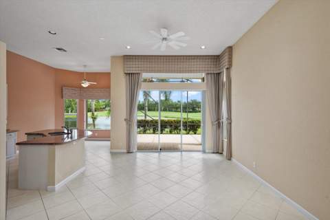 10911 Royal Devon Way, Lake Worth FL - photo 10 of 56