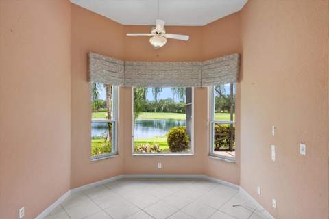10911 Royal Devon Way, Lake Worth FL - photo 17 of 56