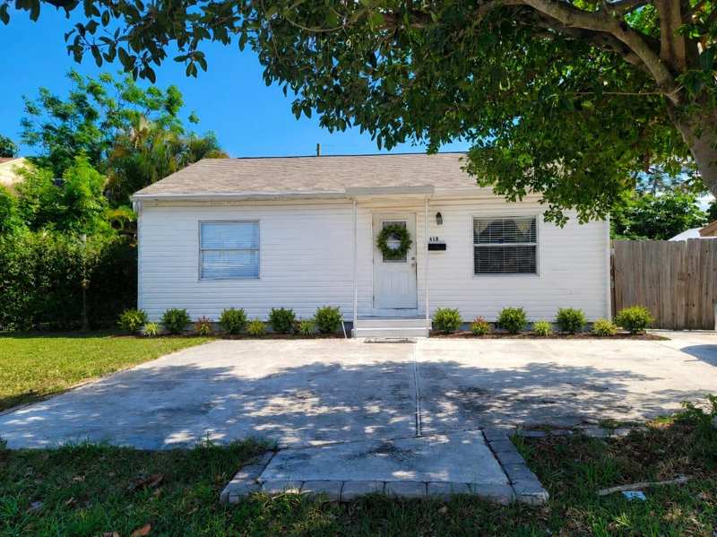 2 bedroom Single Family Residence at 618 Hunter Street, Forest Ridge Park, West Palm Beach — photo 1