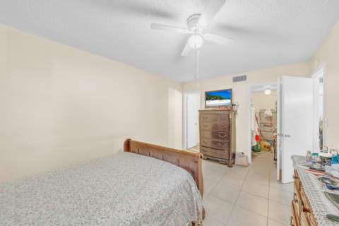 3001 NW 48th Avenue #439, Lauderdale Lakes FL - photo 6 of 27