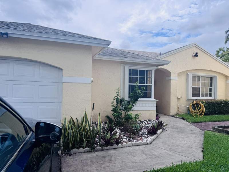 3 bedroom Single Family Residence at 11747 NW 12th Street, Pembroke Lakes Section Eight, Pembroke Pines — photo 2