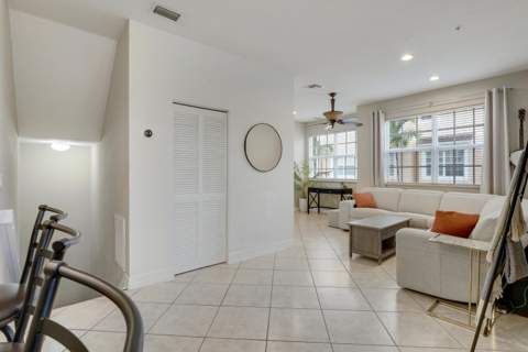 115 Harbors Way, Boynton Beach FL - photo 8 of 31