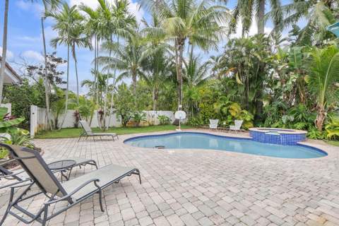 2501 NE 26th Terrace, Fort Lauderdale FL - photo 8 of 38