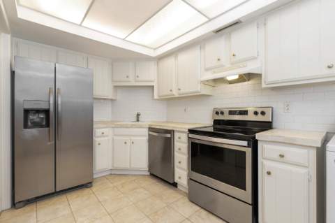 2000 Presidential Way #206, West Palm Beach FL - photo 9 of 23