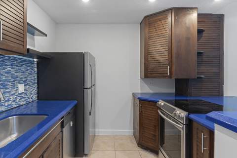 725 Hummingbird Way #111, North Palm Beach FL - photo 11 of 29