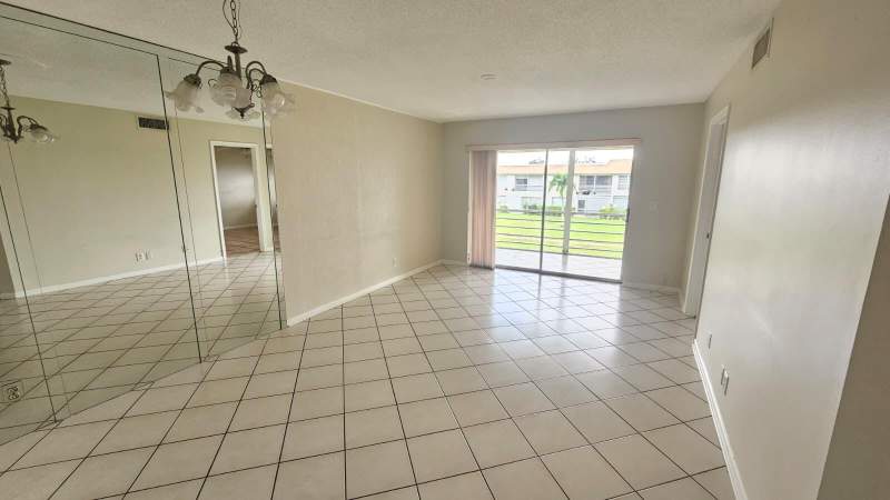 2 bedroom Condominium at 9911 Sandalfoot Boulevard #116, Sandalfoot Blvd Apts Condo, Boca Raton — photo 4